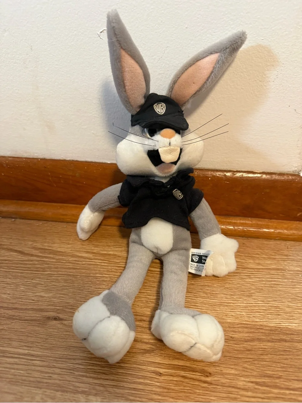 1999 Special Edition WBSS Warner Brothers Store Bugs Employee Bugs Bunny Beanie